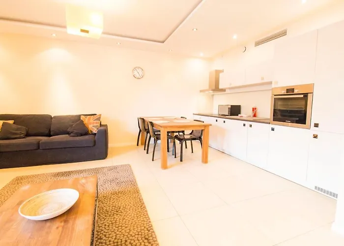 4 Krawiecka דירה